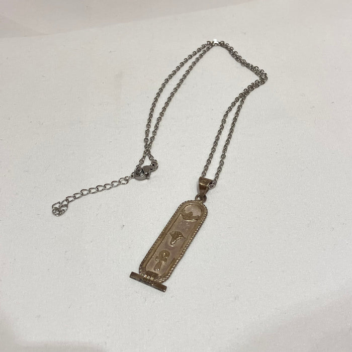 カルトゥーシュ・アクセサリー　聖なるイシス　