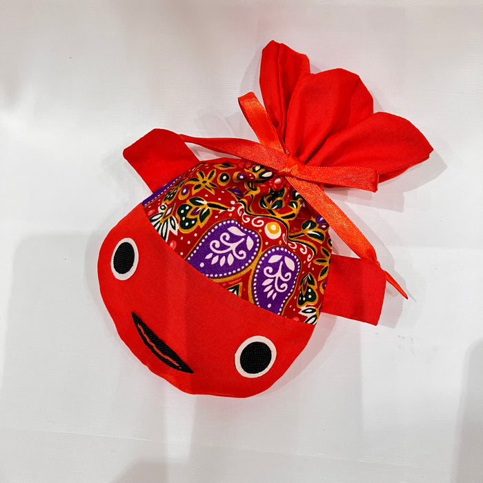金魚ポーチ