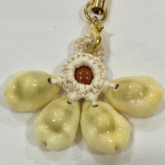 貝のストラップ